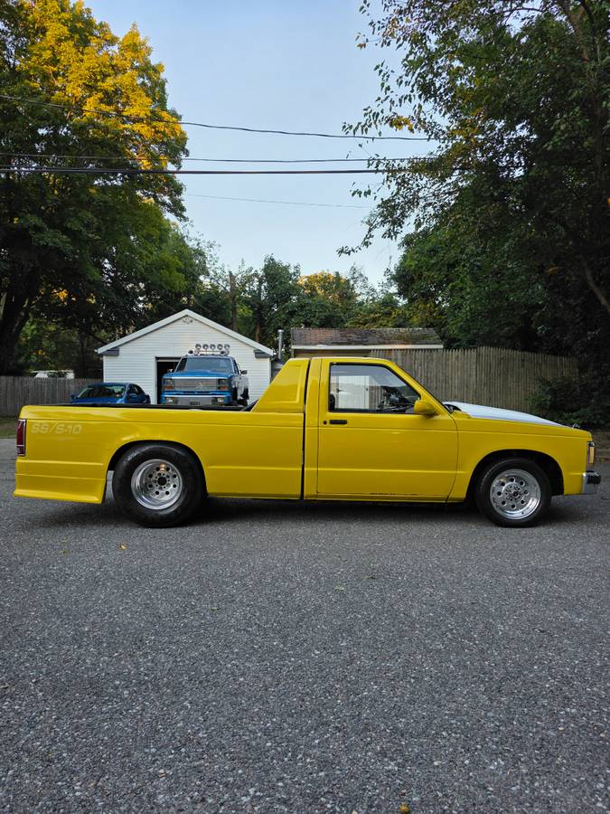 Chevy-s10-pickup-1984-yellow-3
