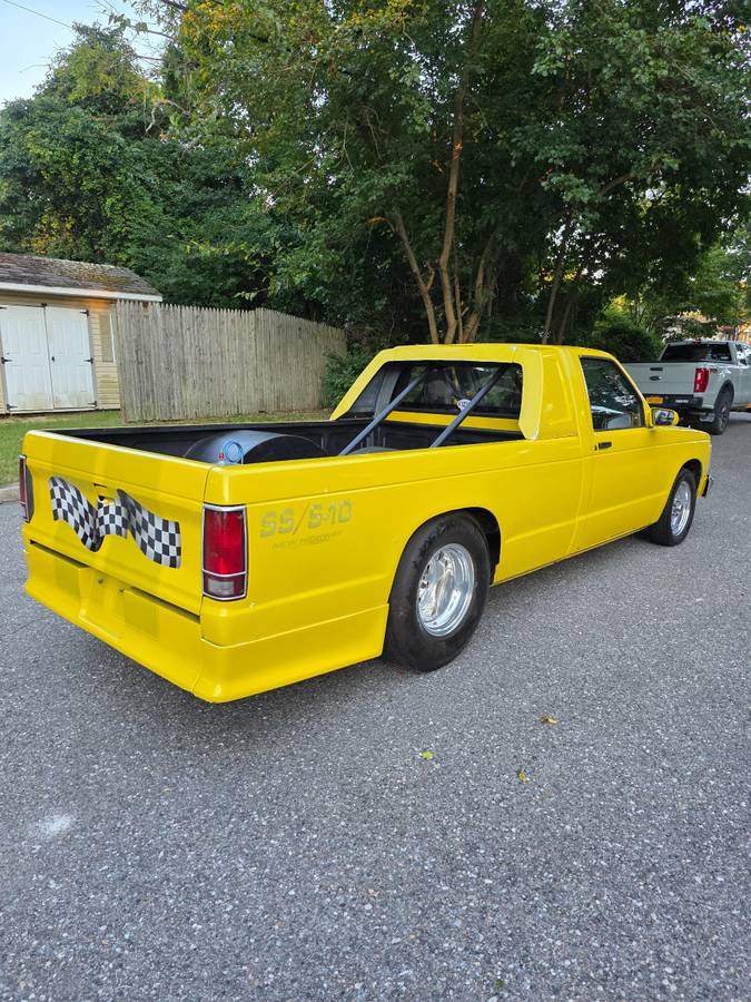 Chevy-s10-pickup-1984-yellow-4