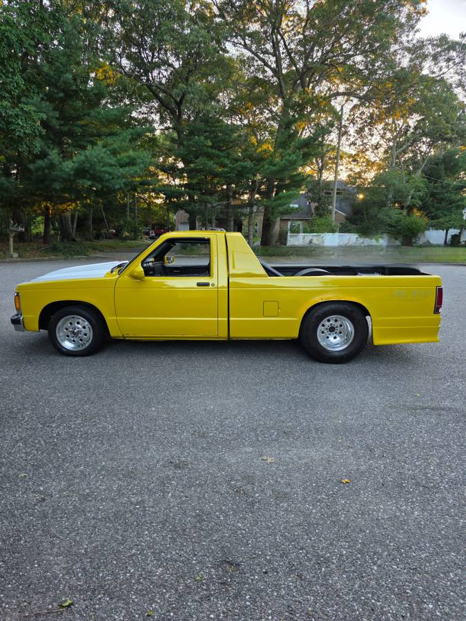 Chevy-s10-pickup-1984-yellow-7