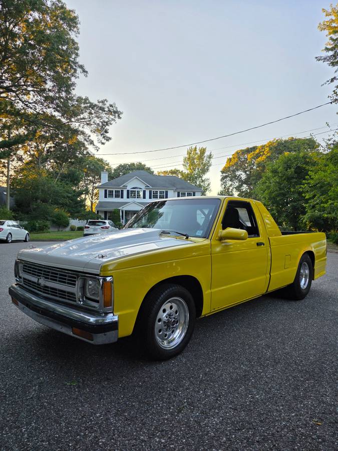 Chevy-s10-pickup-1984-yellow
