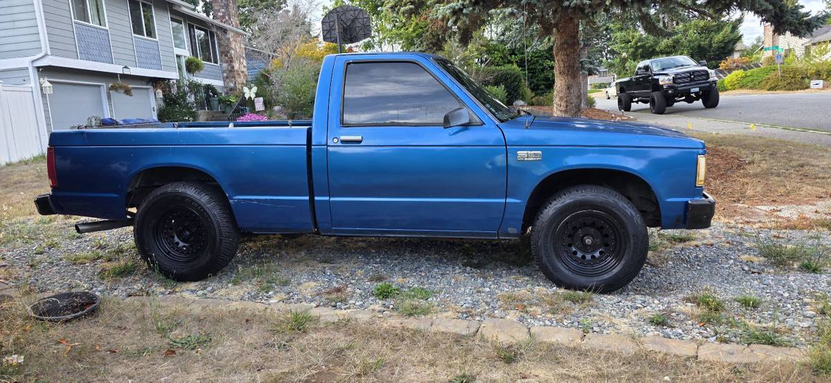 Chevy-s10-pickup-1986-custom-5