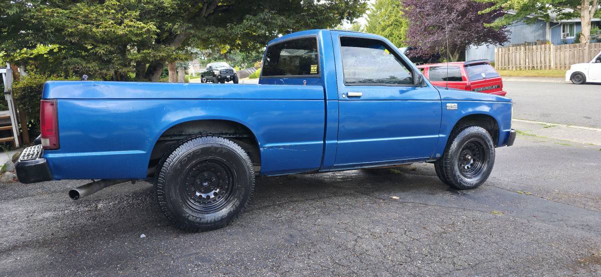 Chevy-s10-pickup-1986-custom-7
