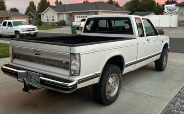 Chevy-s10-pickup-1986-white-16