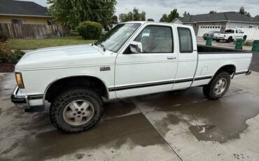 Chevy-s10-pickup-1986-white-6