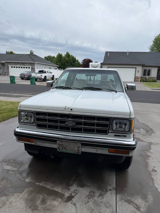 Chevy-s10-pickup-1986-white