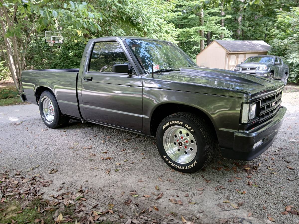 Chevy-s10-pickup-1987-grey-1