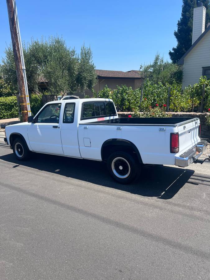 Chevy-s10-pickup-1991-white-2