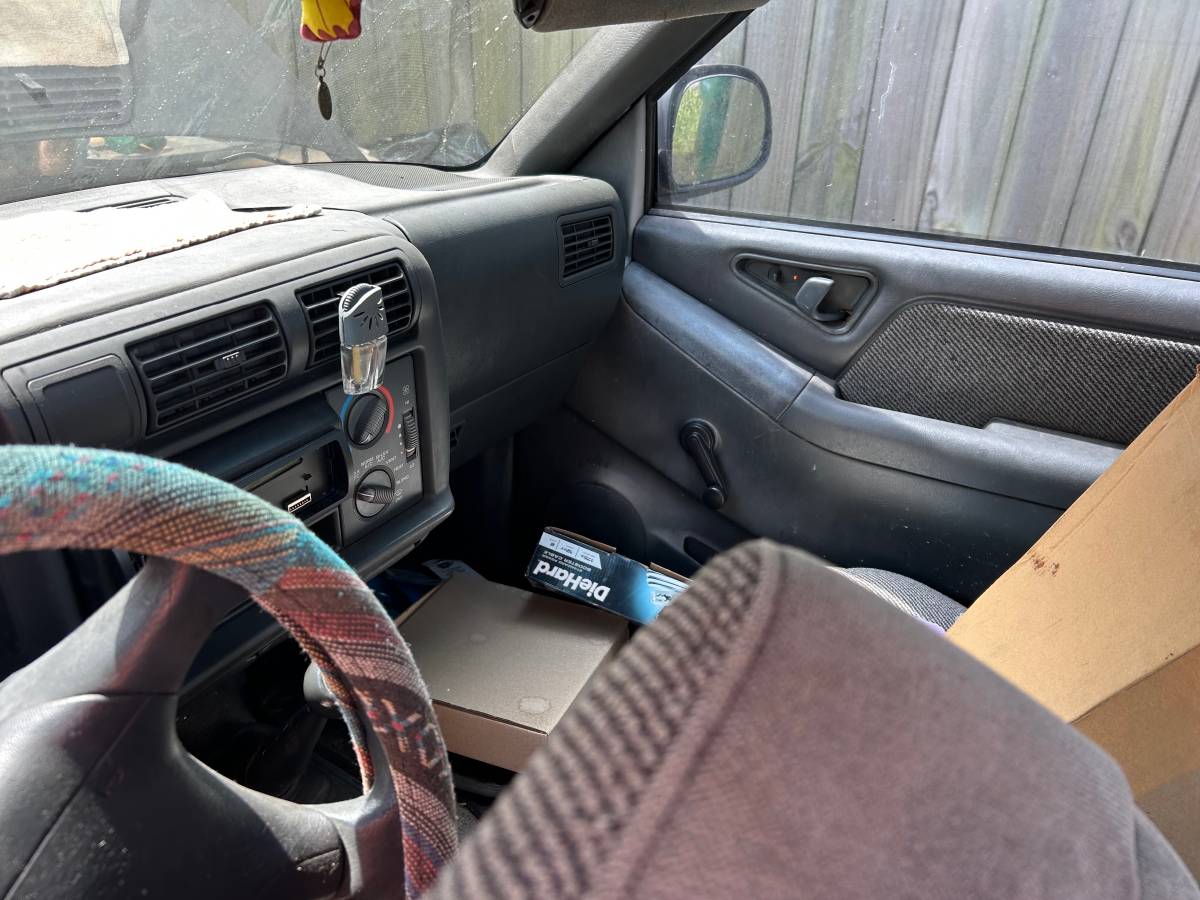 Chevy-s10-truck-1995-silver-5