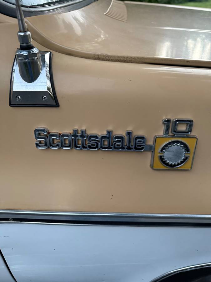Chevy-scottsdale-1975-white-7