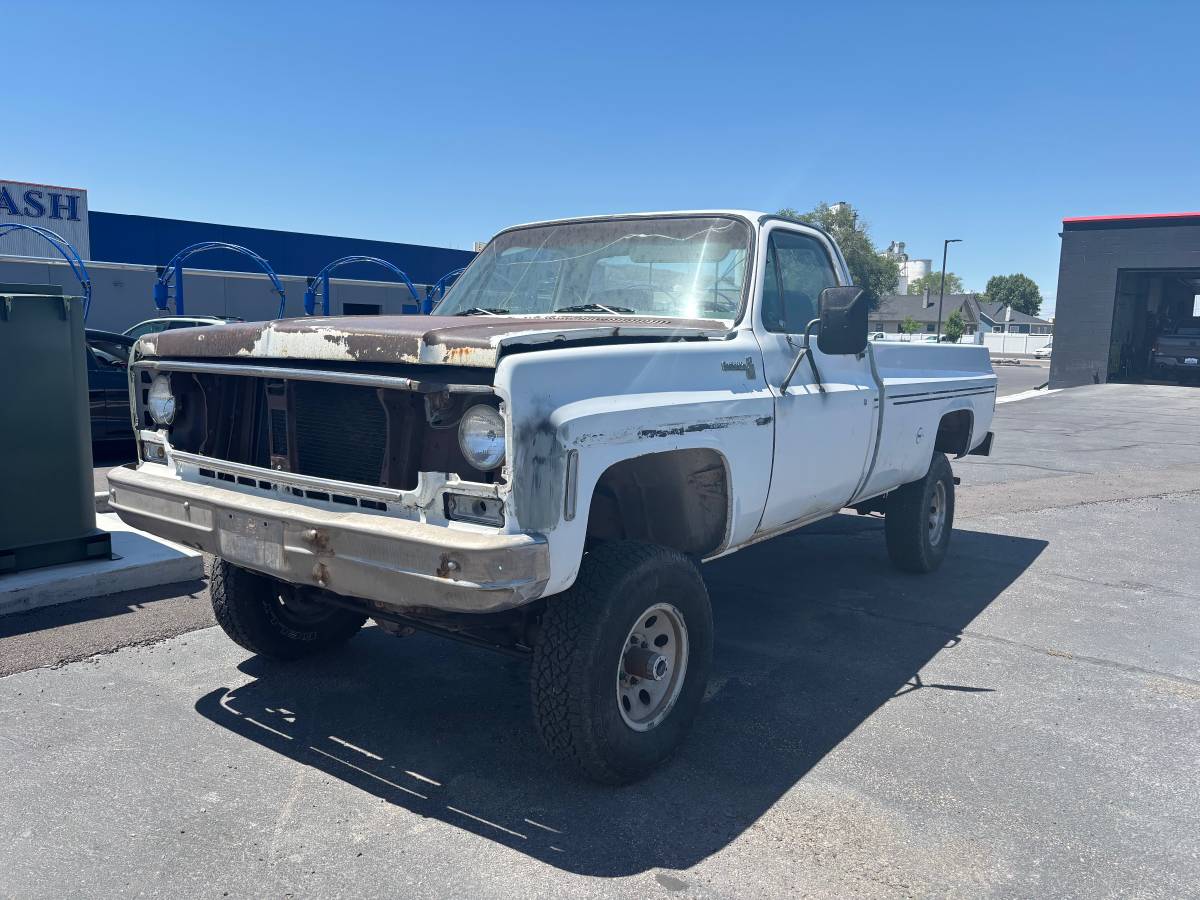 Chevy-scottsdale-1978-white