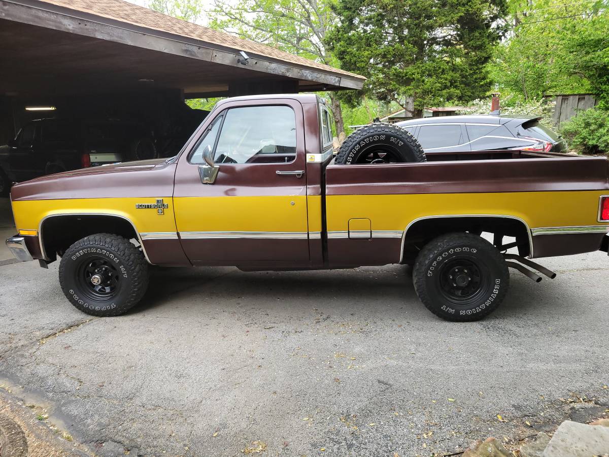 Chevy-scottsdale-1984-custom-12