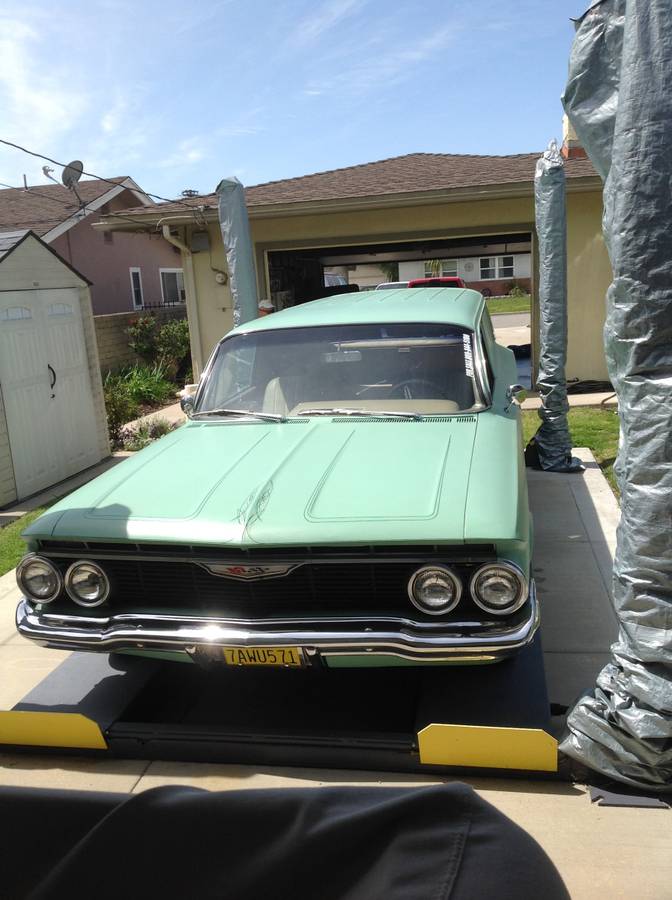 Chevy-sedan-delivery-1961-green-9