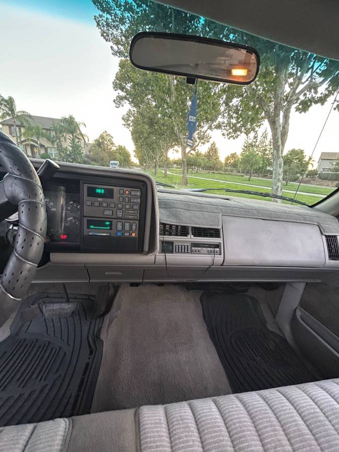 Chevy-silverado-1500-1991-grey-10