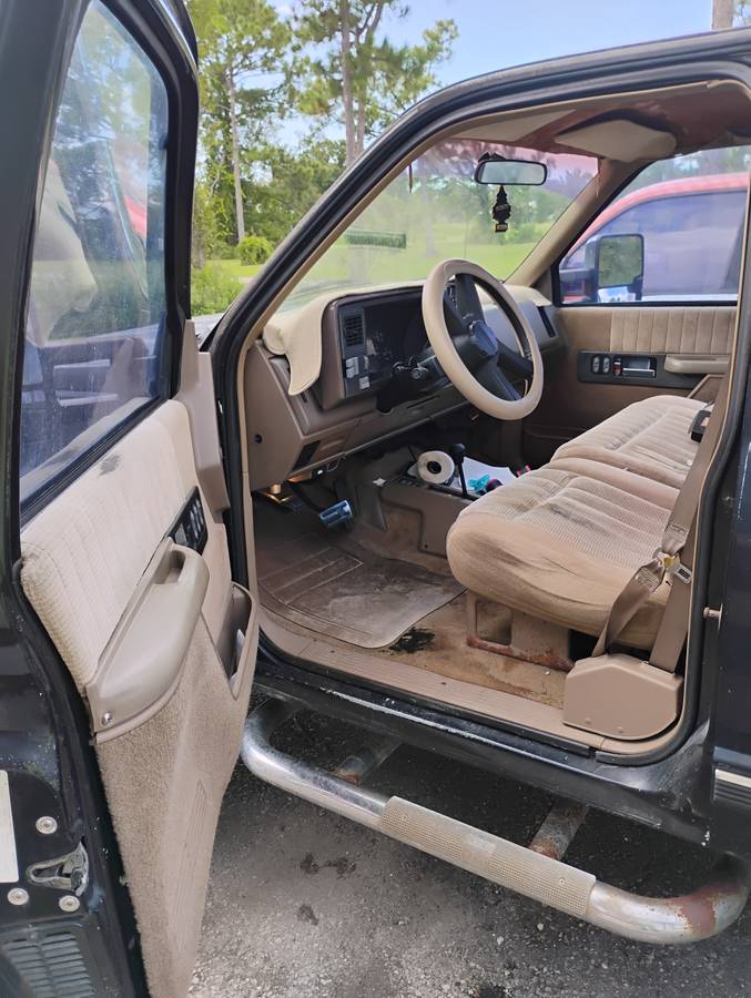 Chevy-silverado-1500-1992-black-3