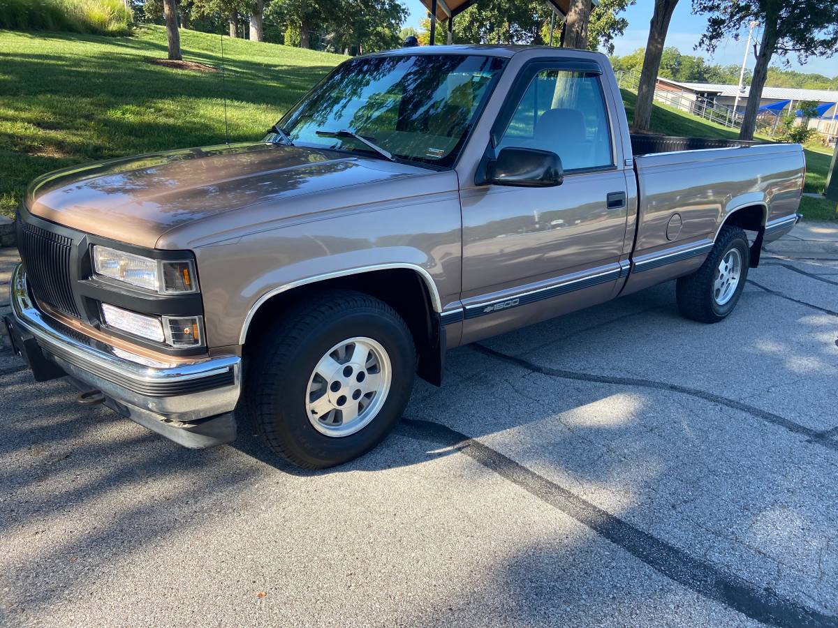 Chevy-silverado-1500-1995-brown-1