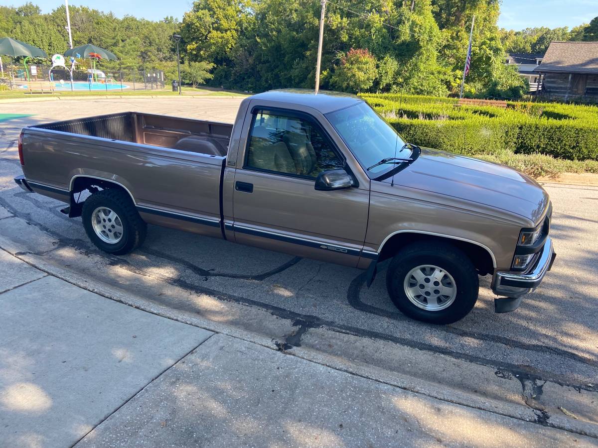 Chevy-silverado-1500-1995-brown-3