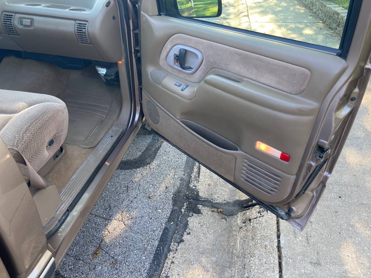 Chevy-silverado-1500-1995-brown-9