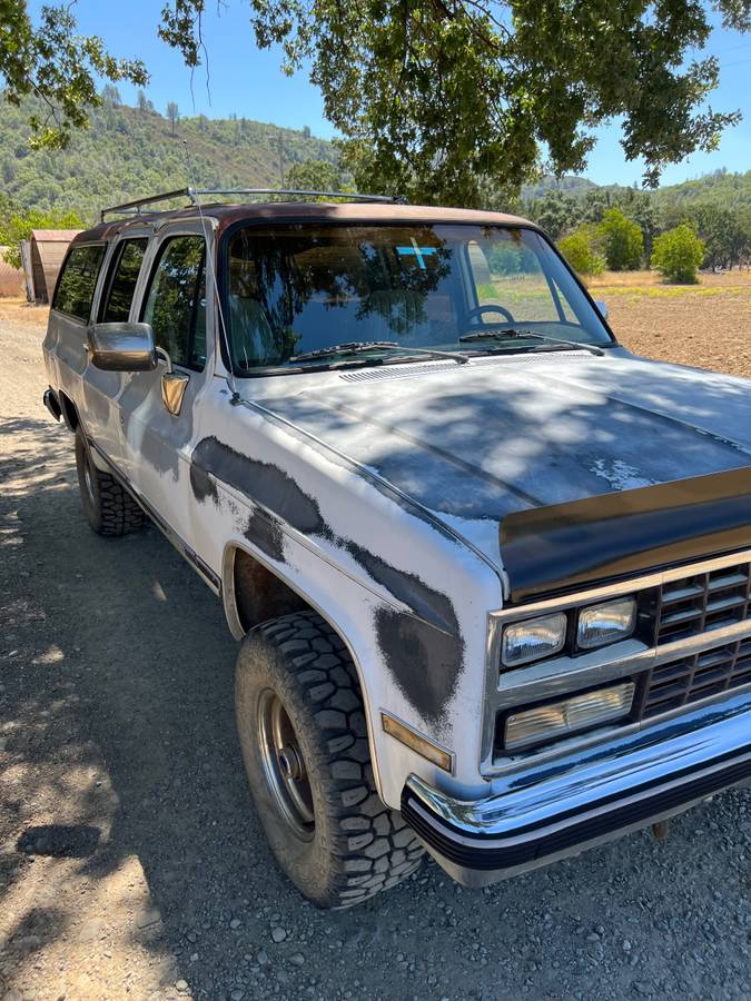 Chevy-silverado-1500-4x4-suburban-1990-white-1