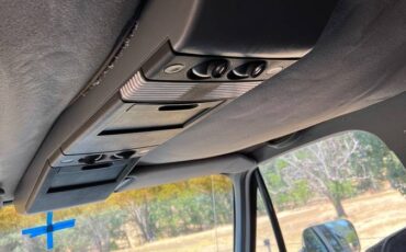 Chevy-silverado-1500-4x4-suburban-1990-white-10