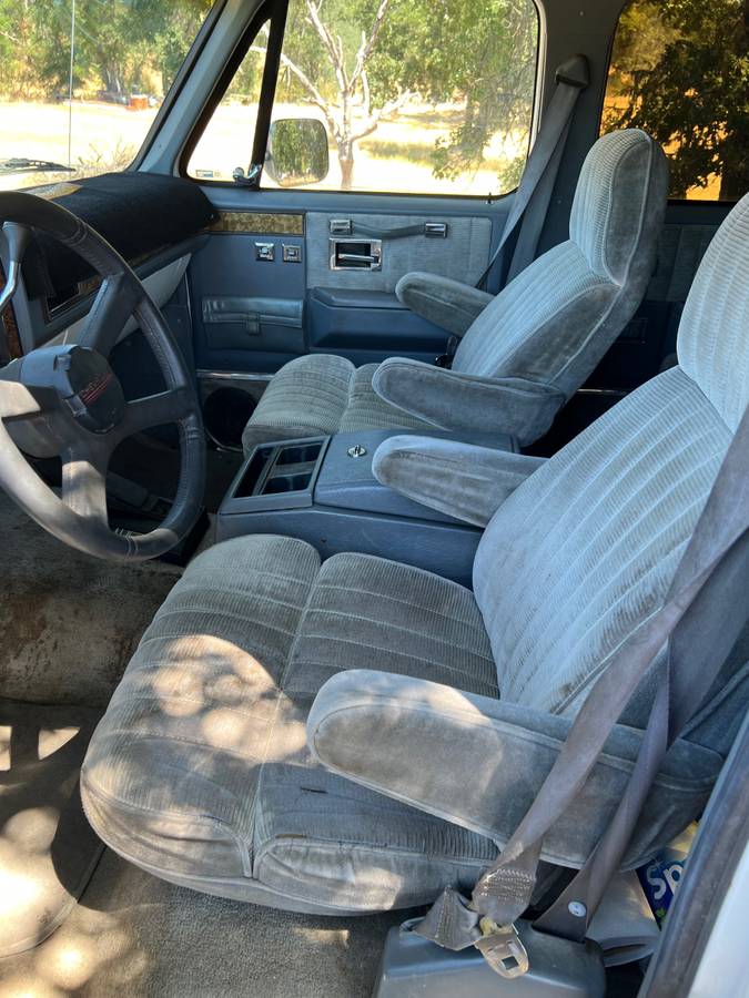 Chevy-silverado-1500-4x4-suburban-1990-white-14