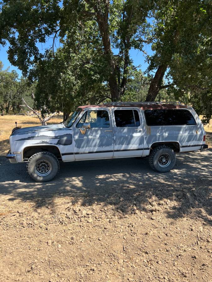 Chevy-silverado-1500-4x4-suburban-1990-white-2