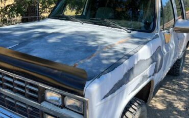 Chevy-silverado-1500-4x4-suburban-1990-white