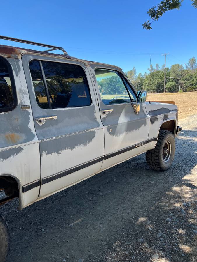Chevy-silverado-1500-4x4-suburban-1990-white-5