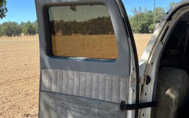 Chevy-silverado-1500-4x4-suburban-1990-white-6