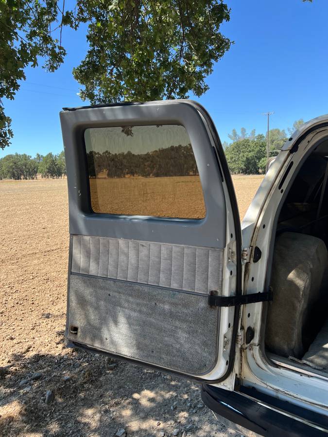 Chevy-silverado-1500-4x4-suburban-1990-white-6