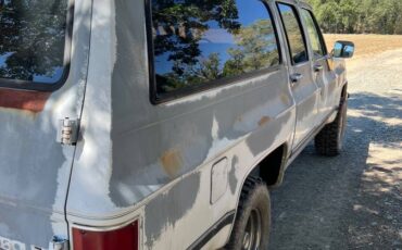 Chevy-silverado-1500-4x4-suburban-1990-white-7