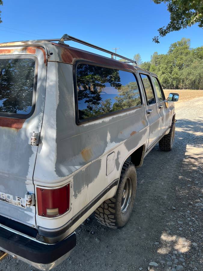 Chevy-silverado-1500-4x4-suburban-1990-white-7