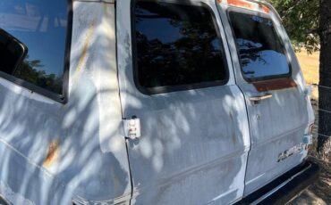 Chevy-silverado-1500-4x4-suburban-1990-white-9
