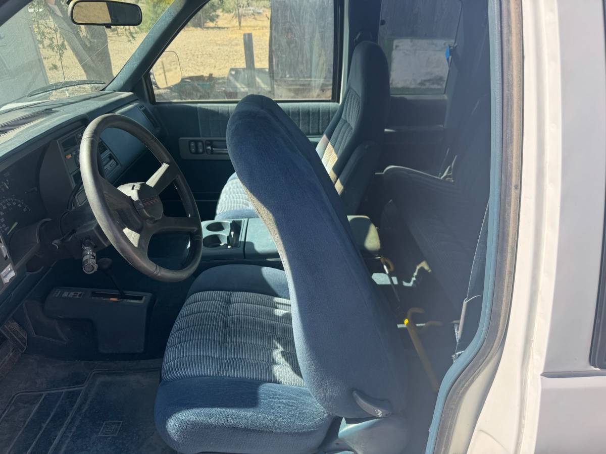 Chevy-silverado-1500-4x4ext-1994-white-6