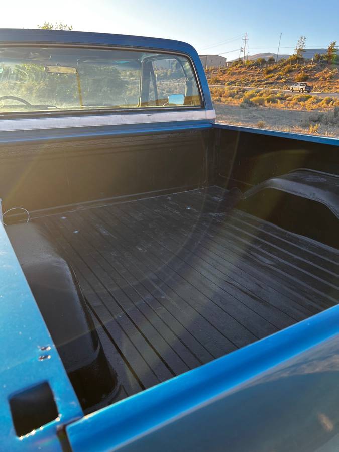 Chevy-silverado-1981-blue