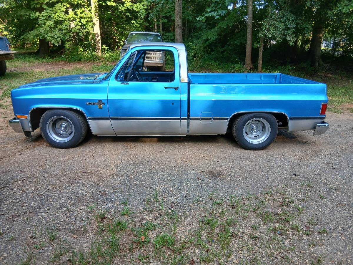 Chevy-silverado-1984-blue-1