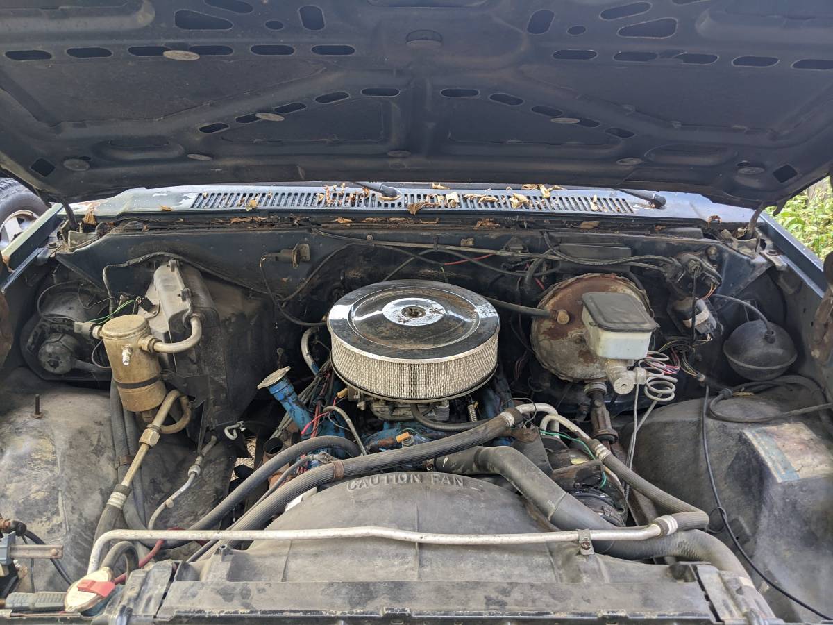 Chevy-silverado-1984-blue-10