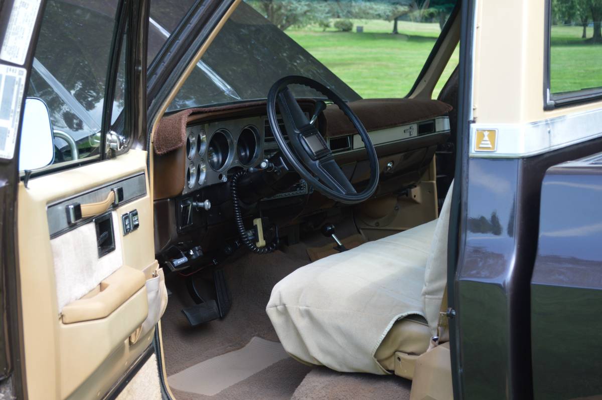 Chevy-silverado-1984-brown-11