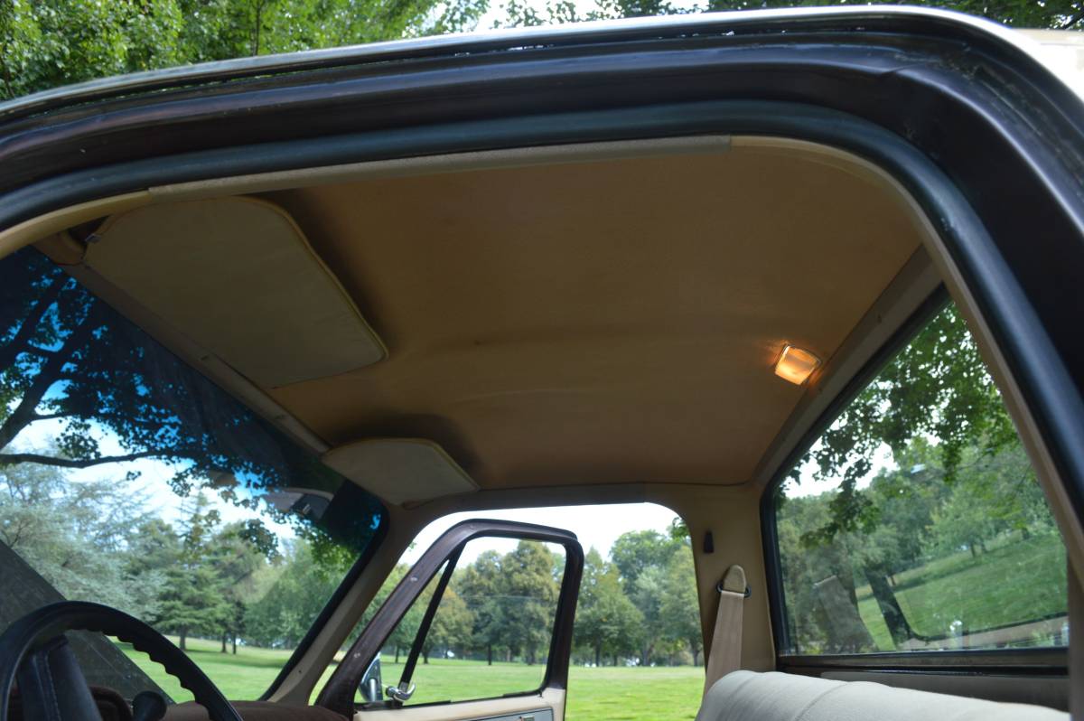 Chevy-silverado-1984-brown-14