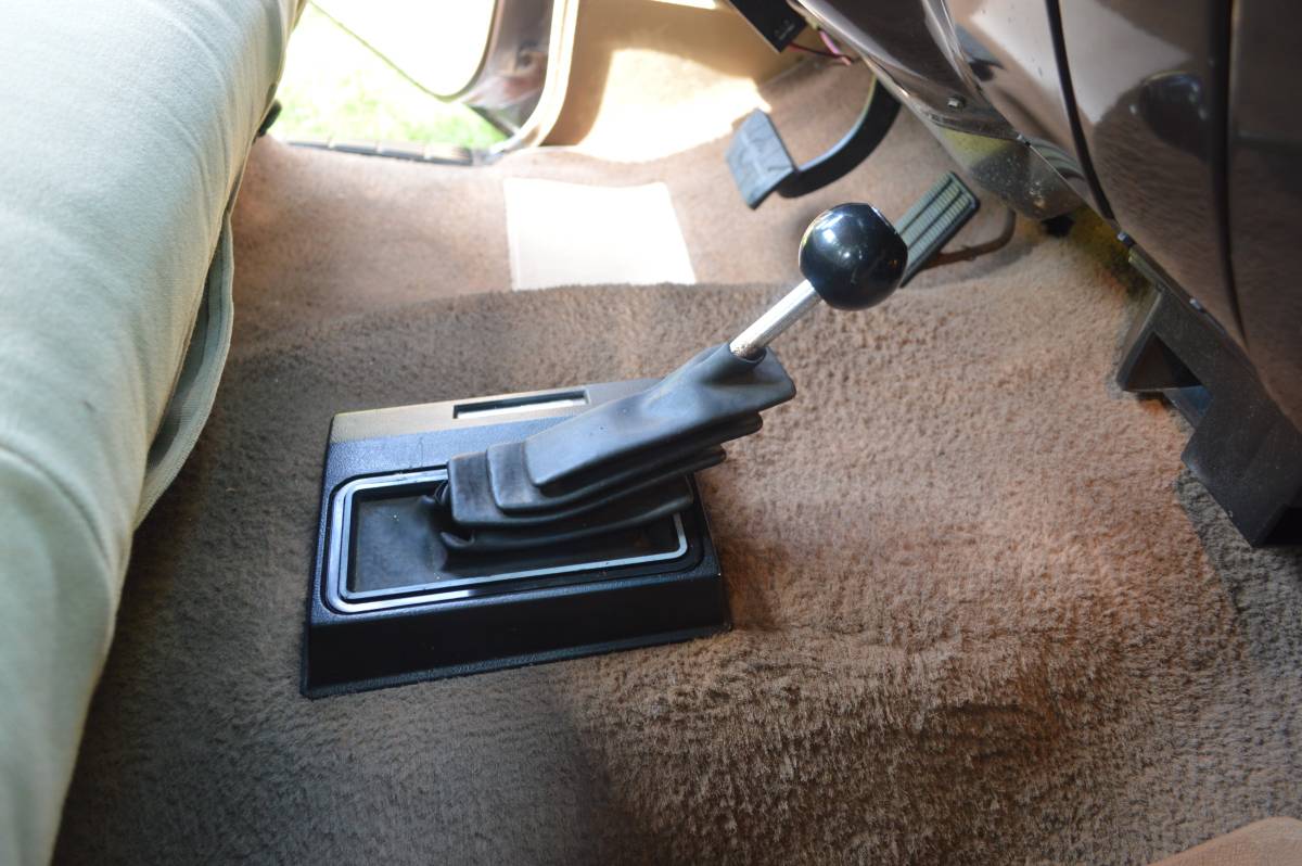 Chevy-silverado-1984-brown-19