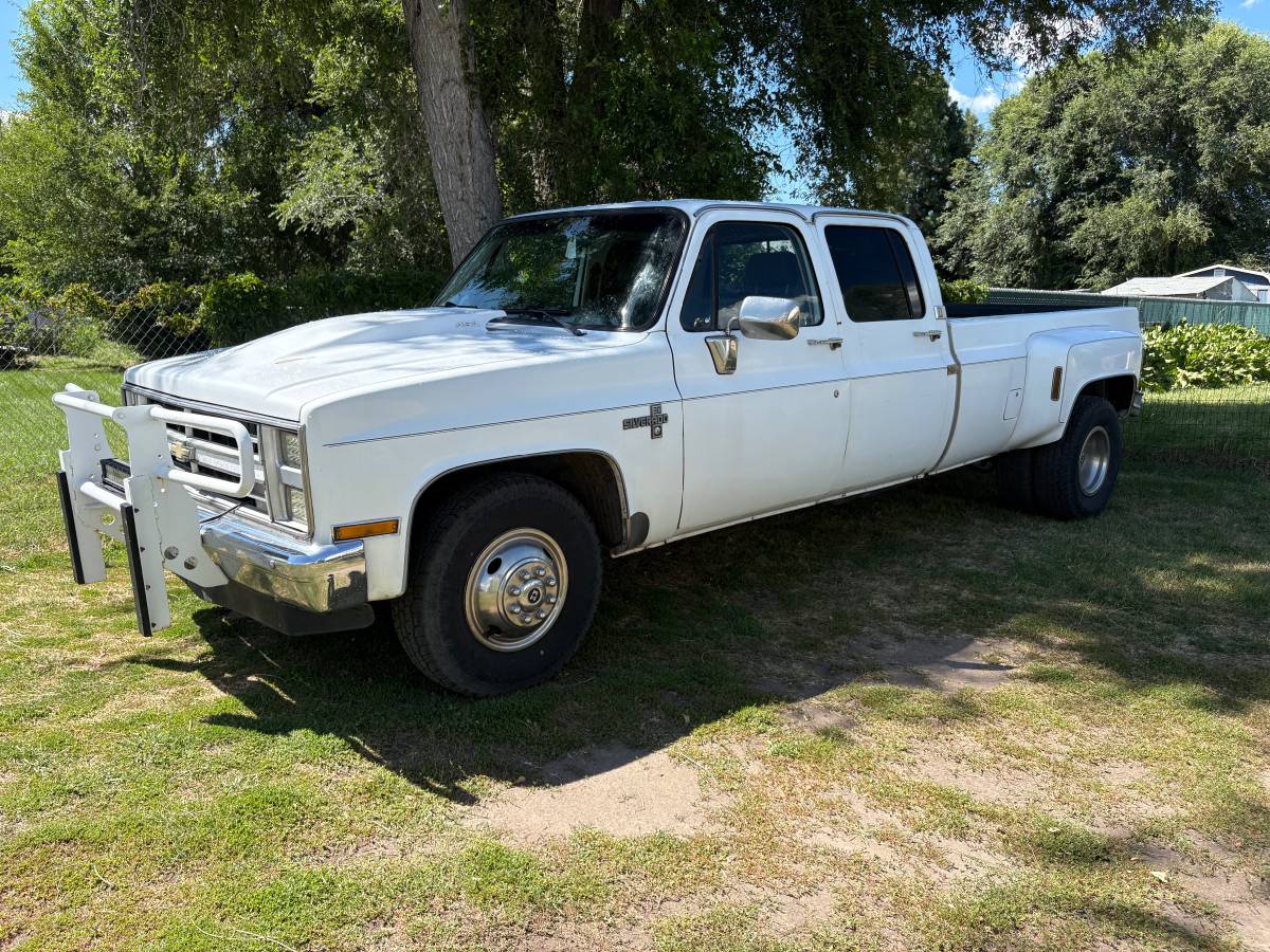 Chevy-silverado-1988-white