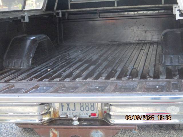 Chevy-silverado-2500-1985-brown-4