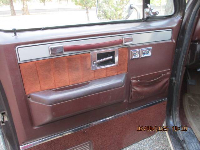 Chevy-silverado-2500-1985-brown-5