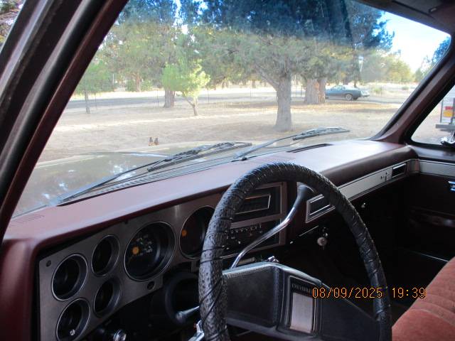 Chevy-silverado-2500-1985-brown-7