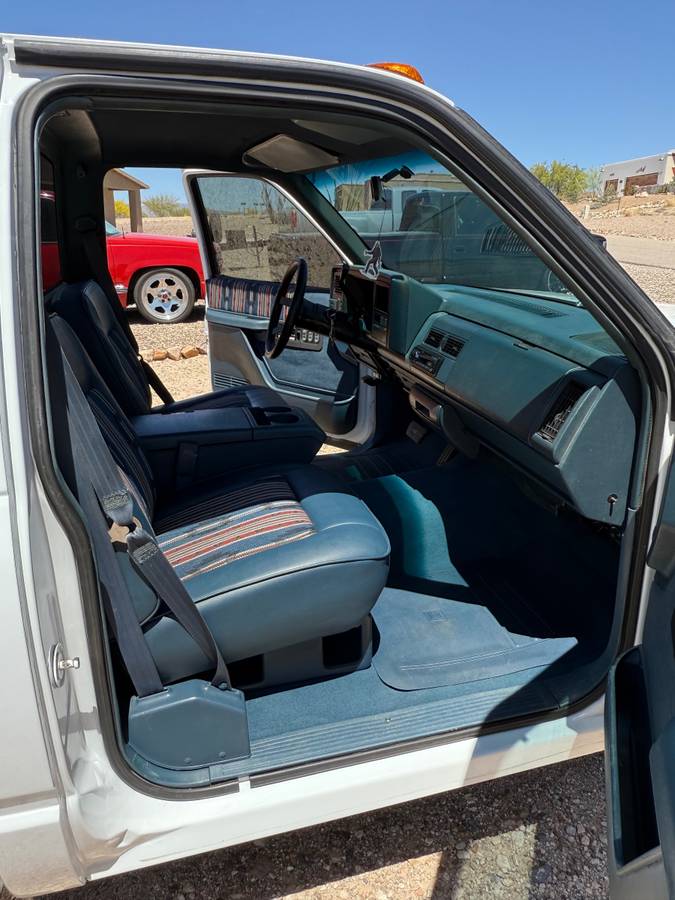 Chevy-silverado-3500-1992-white-16