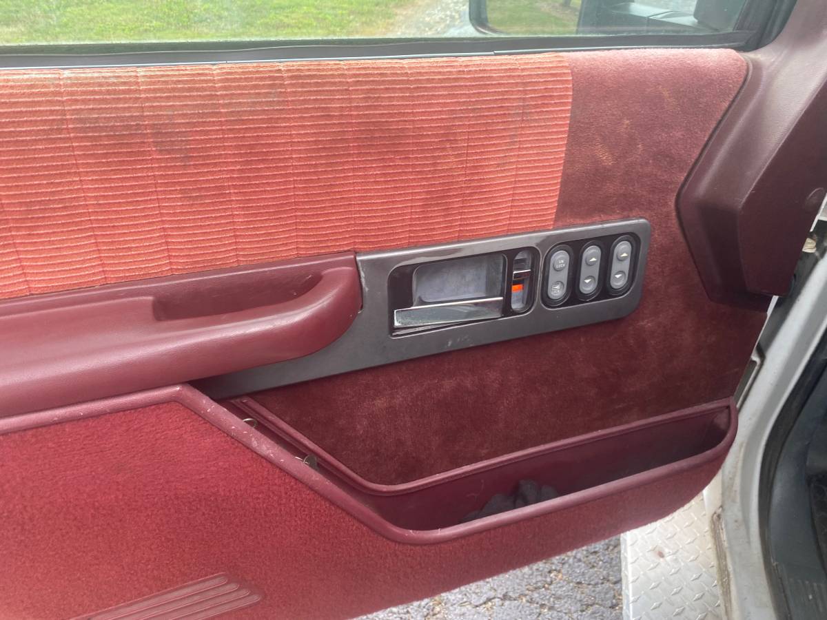 Chevy-silverado-3500hd-1994-white-4