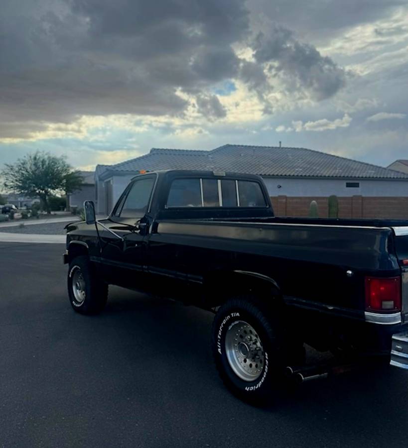 Chevy-silverado-3500hd-4x4-1987-black-2
