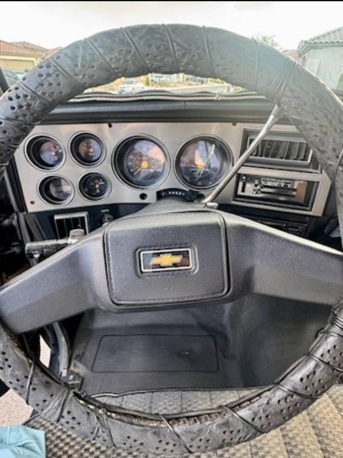 Chevy-silverado-3500hd-4x4-1987-black-9