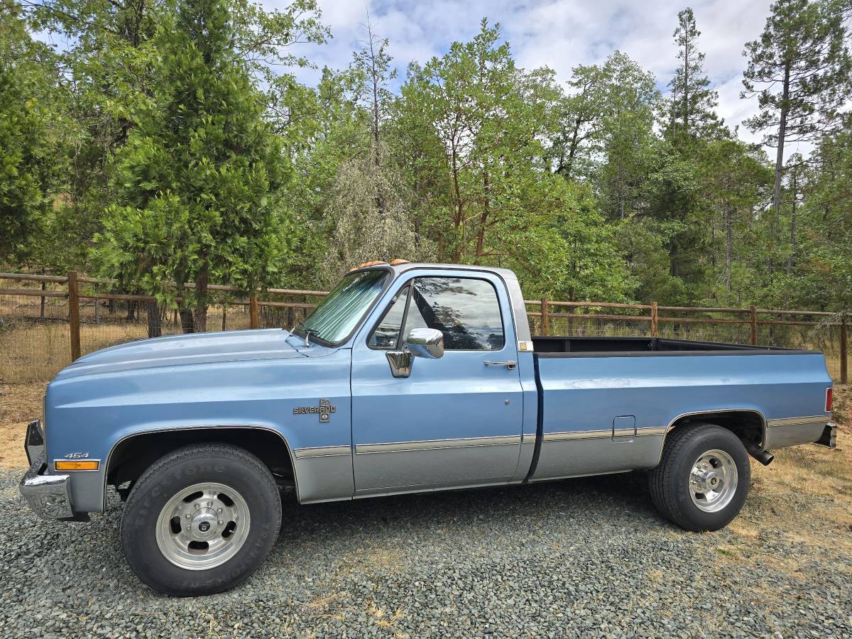 Chevy-silverado-c20-1985-blue-3