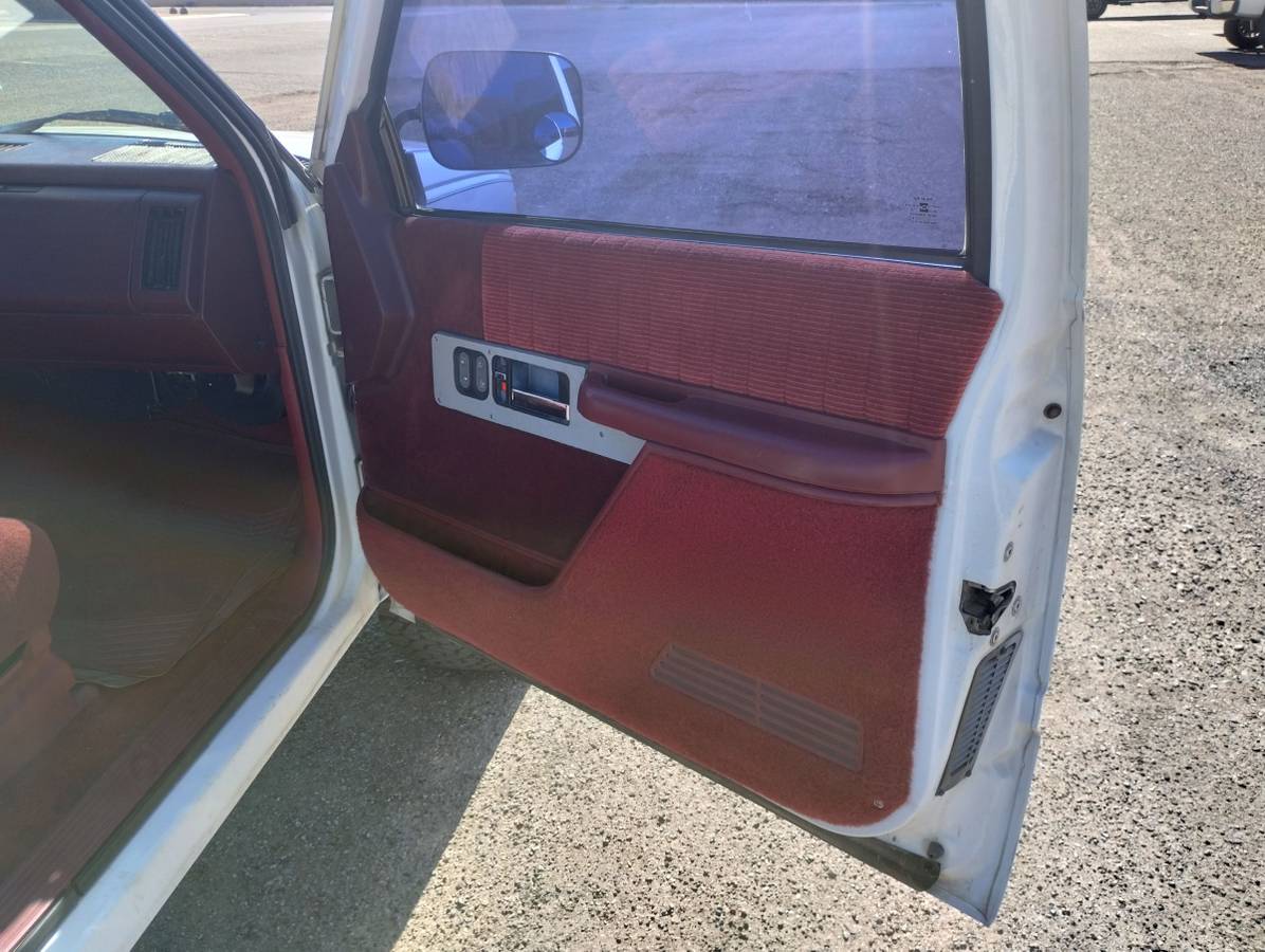 Chevy-silverado-diesel-1994-white-2