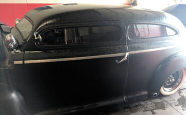 Chevy-special-deluxe-1941-black-10